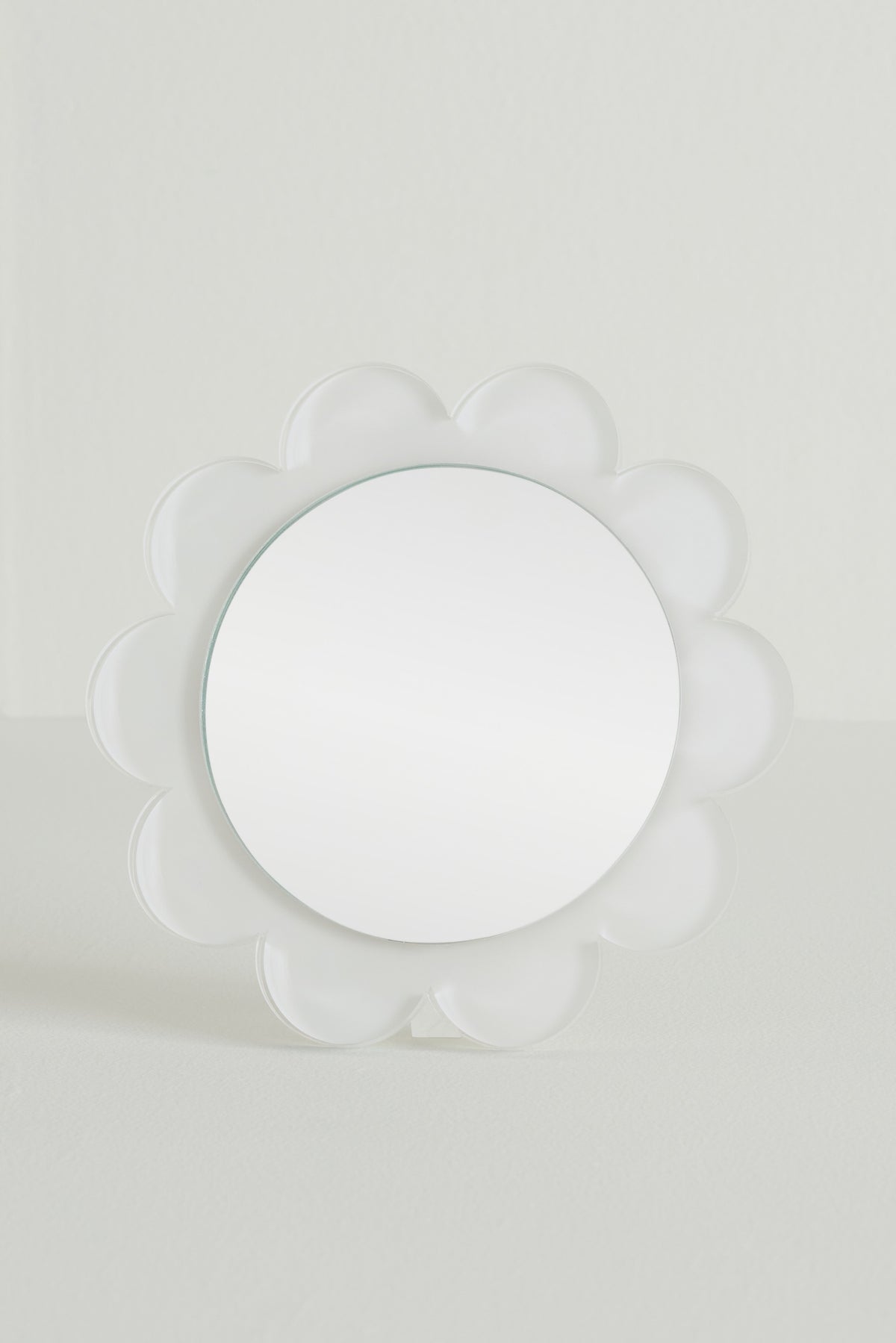 Brosa Scalloped Acrylic Round Tabletop Vanity Mirror in White, product view 2