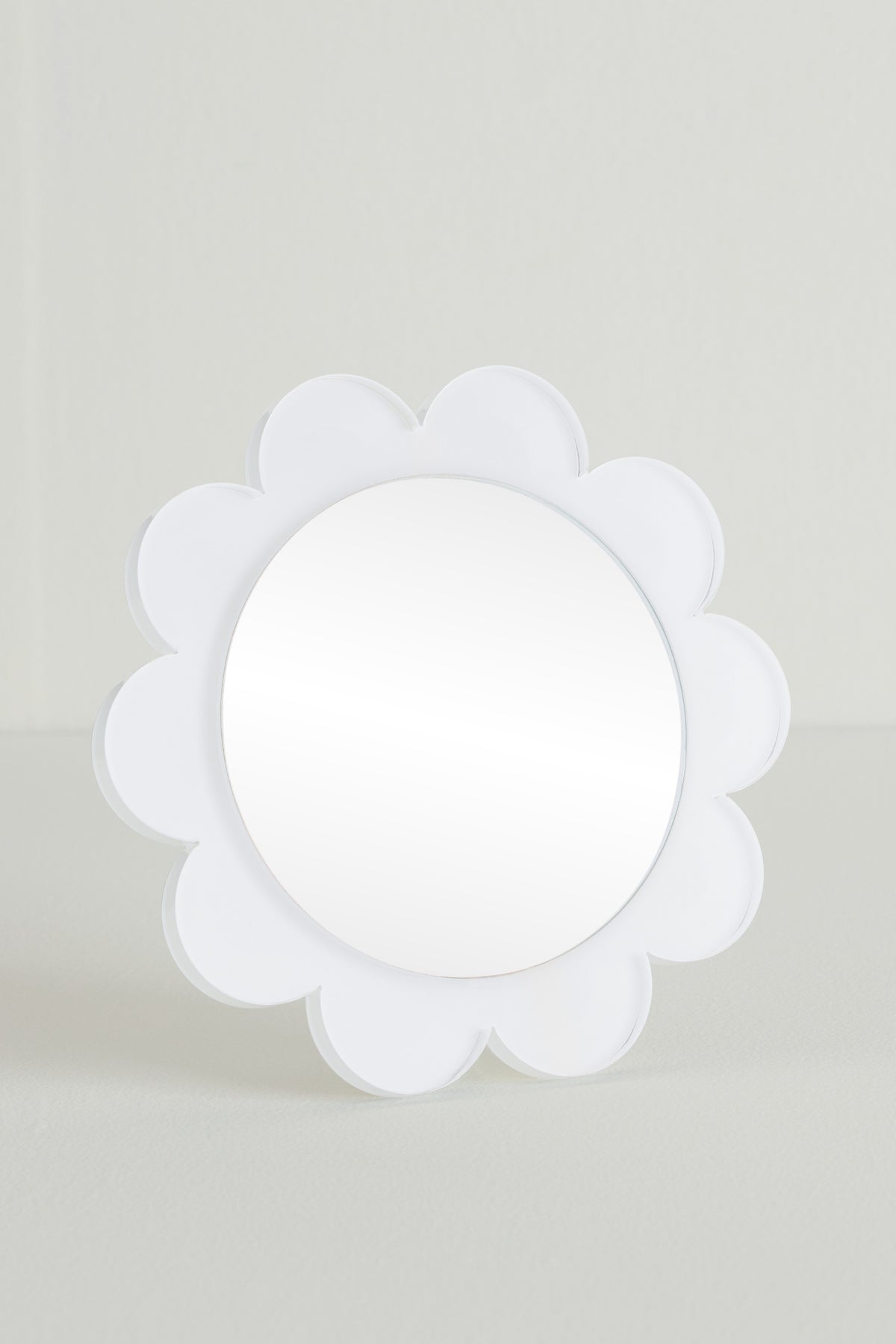 Brosa Scalloped Acrylic Round Tabletop Vanity Mirror in White, product view 3