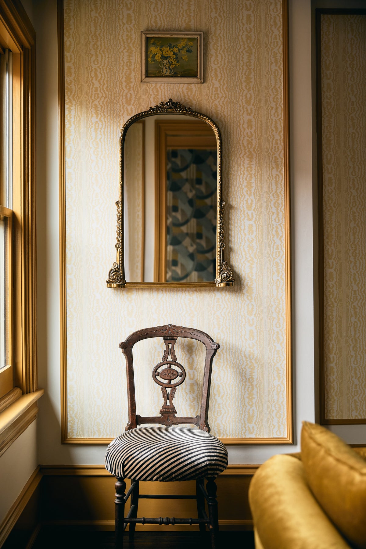 Hekla Baroque Arched Gold Bathroom Mirror, 32 in, product view 5