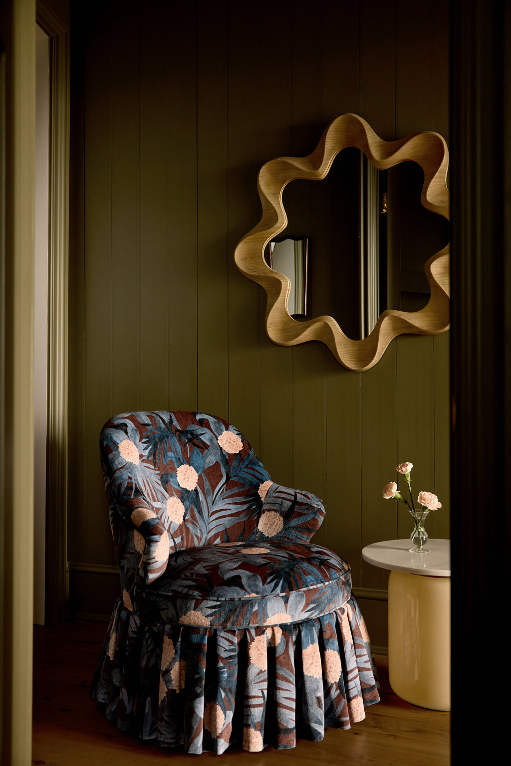 Rosa Wavy Scalloped Wood Round Wall Mirror, 36 in in 020 Brown, product view 4